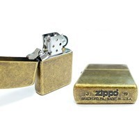 Комплект Zippo Зажигалка Zippo 201FB FLAT BTM ANTIQUE BRASS + Подарочная упаковка + Бензин + Кремни