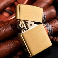 Комплект Zippo Зажигалка Zippo 204B CLASSIC brushed brass + Подарочная упаковка + Бензин + Кремни